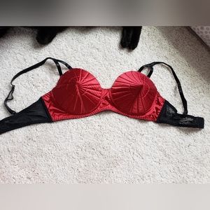 Playful promises/Bettie Page bullet bra